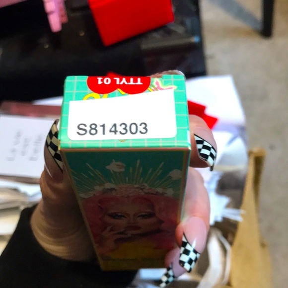 🆕SEALED!Kim Chi BeautyXTrixie Mattel BFF4Eva Lipstick Collab “Red Fantasy”💄 - Picture 8 of 16